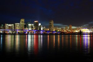 A306,_Skyline_at_twilight,_Miami,_Florida,_USA,_2010